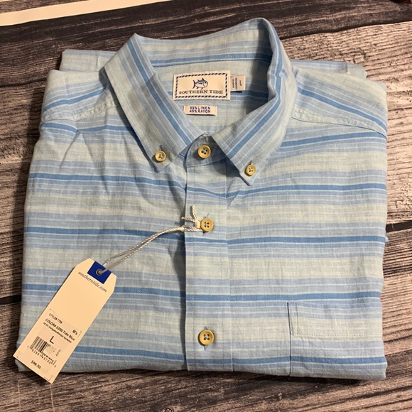NWT Southern Tide
Varigated Stripe Short-Sleeve Woven Shirt - Picture 2 of 5